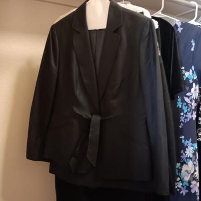 LADIES 2 PC SKIRT/JACKET, 2 KNIT DRESSES AND 3 OTHER DRESSES