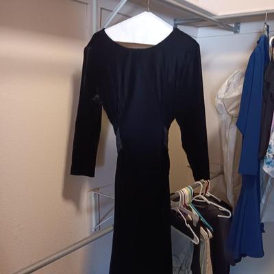 EVENING DRESSES SIZE L - XL