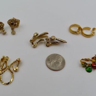 Jewelry Gold-colored Clip-on Collection