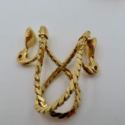 Jewelry Gold-colored Clip-on Collection