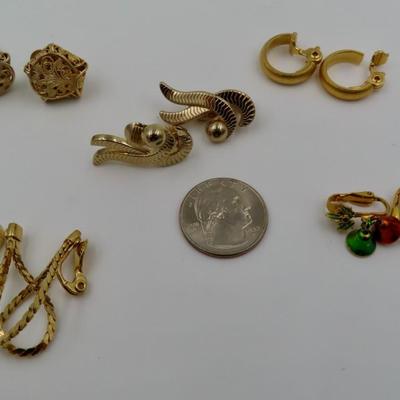 Jewelry Gold-colored Clip-on Collection