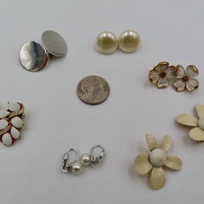 Jewelry White pieces collection
