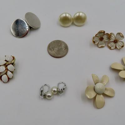 Jewelry White pieces collection