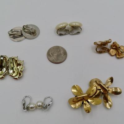 Jewelry White pieces collection