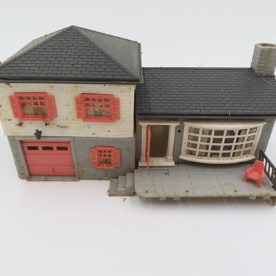 Railroad HO Gauge Split level house