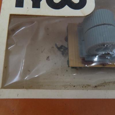 Railroad HO Gauge Tyco Train cars and track