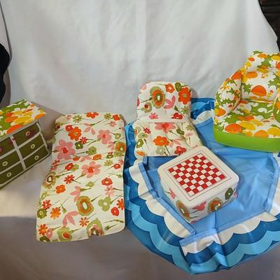 Vintage Barbie accessories - Furniture - Exercise bike - Pool - and more!