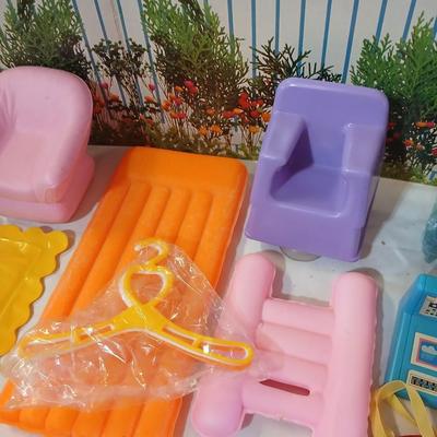 Vintage Barbie accessories - Furniture - Exercise bike - Pool - and more!