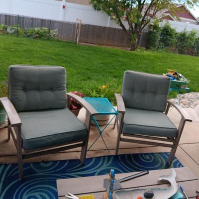 2 METAL PATIO CHAIRS AND A METAL SIDE TABLE