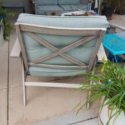 2 METAL PATIO CHAIRS AND A METAL SIDE TABLE