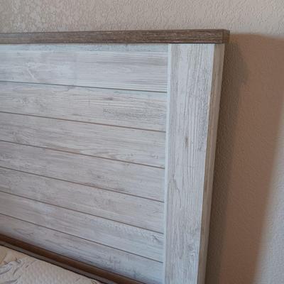 ASHLEY FURNITURE WILLOWTON FULL SIZE PANEL BED W/2 LARGE DRAWERS