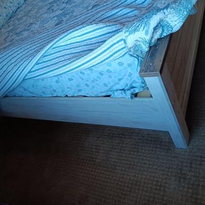 ASHLEY FURNITURE WILLOWTON FULL SIZE PANEL BED W/2 LARGE DRAWERS