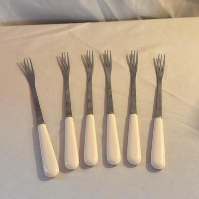 Le Creuset Cast Iron Fondue Set and Accessories (K-DZ)