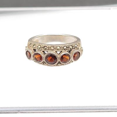 Size 8 Sterling Silver Five Stone Garnet Ring 5.1gr