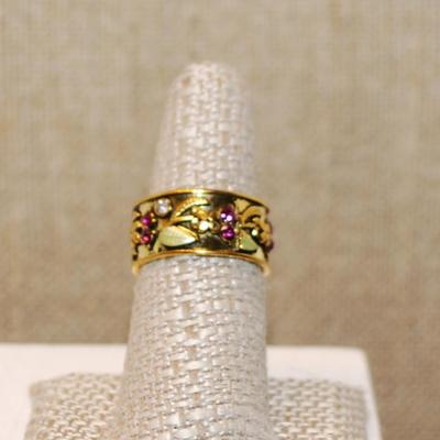Size 7¾ "Black Hills" Style Gold Infinity Setting Ring with Green Leaves and Clear & Red Stones Band (6.8g)