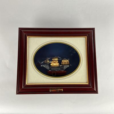 739 Santa Maria 1492 Spun Glass Ship Hand Blown Wood Frame Nautical Shadow Box