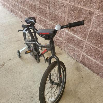 Boys Trek Bike Removable Training Wheels