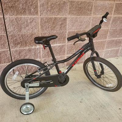 Boys Trek Bike Removable Training Wheels