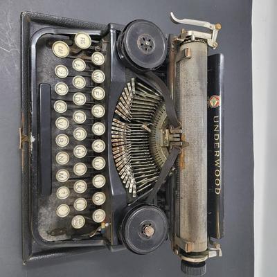 Antique Underwood Typewriter, Case