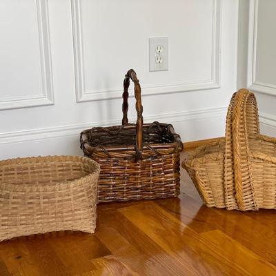 Lot of Vintage Baskets