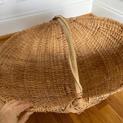 Antique Large Buttocks Basket