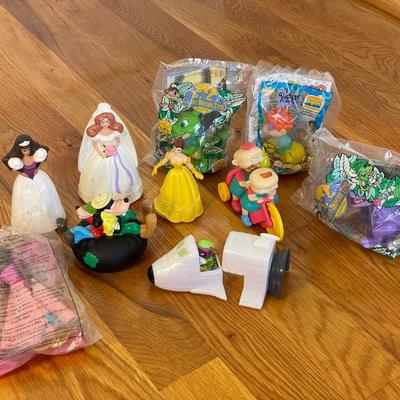 Lot of Vintage McDonalds and Burger King Toys