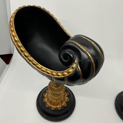 747 Pair of Black and Gold Decorative Shell Stands