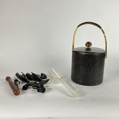 671 Ice Bucket Bar Lot