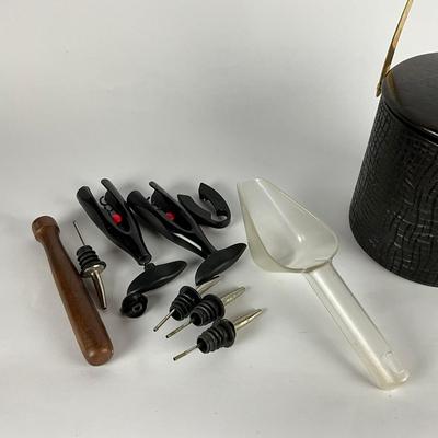671 Ice Bucket Bar Lot