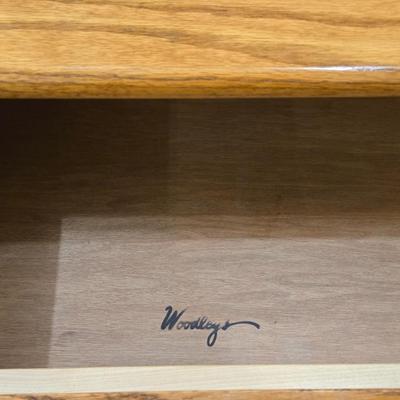 Woodley Solid Wood Dresser with a Tri-fold Mirror