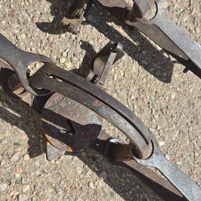 Vintage Metal Hunting Traps
