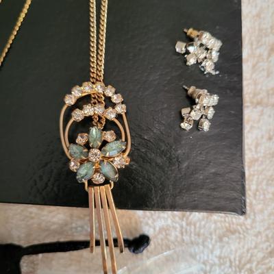 SEITARELLI BROOCH & 2 NECKLACES