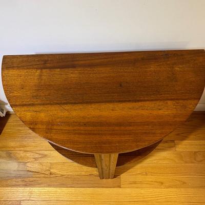 Half Moon Foyer Table with Shelf