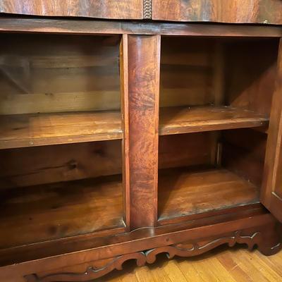 Antique Mahogany Wood Credenza Sideboard w Key
