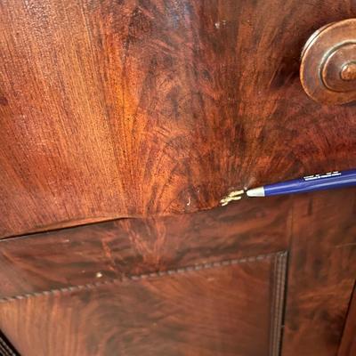 Antique Mahogany Wood Credenza Sideboard w Key