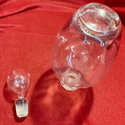 Nice pinch liquor decanter with blown stopper