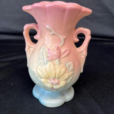 Lot 105 Hull pottery