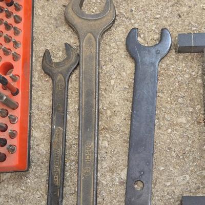 Mixed Tool and Hardware Lot