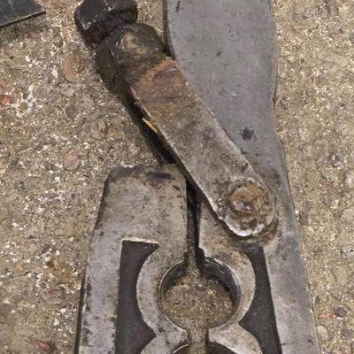 SPINDLE & AXEL THREAD CHASER TOOL and Tubing Pipe Cutter