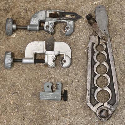 SPINDLE & AXEL THREAD CHASER TOOL and Tubing Pipe Cutter