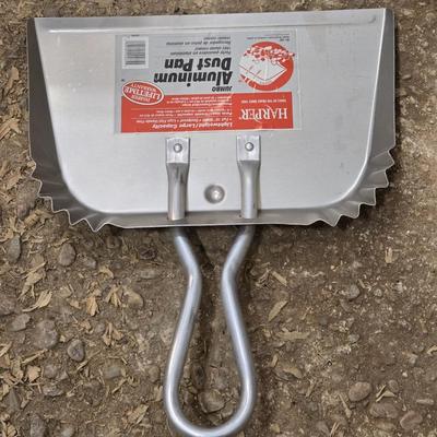 16" Wide Aluminum Dust Pan