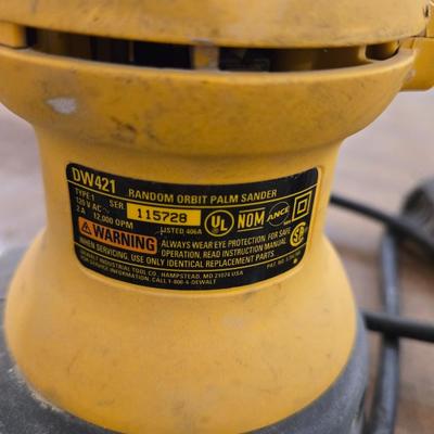 Dewalt Random Orbit Palm Sander
