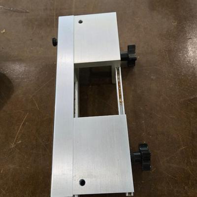 Hinge Mate with Case & Instructions