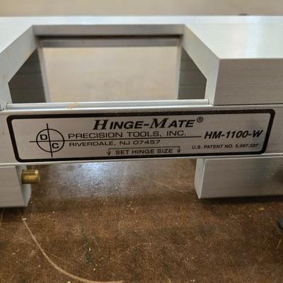Hinge Mate with Case & Instructions