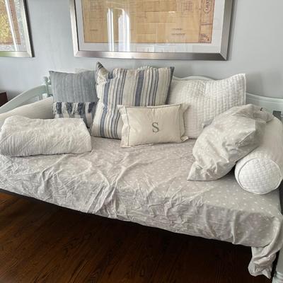 CANE ACCENT VINTAGE PAINTED DAYBED