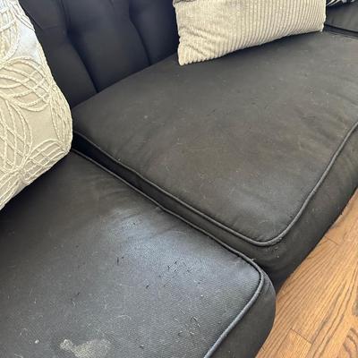 BLACK TUFTED BACK SOFA
