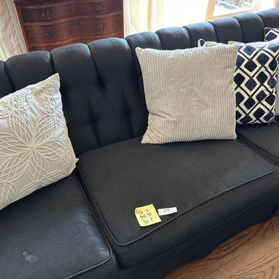 BLACK TUFTED BACK SOFA