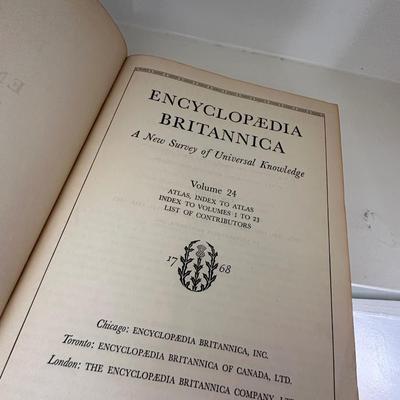 VINTAGE ENCYCLOPEDIA BRITTANICA SET