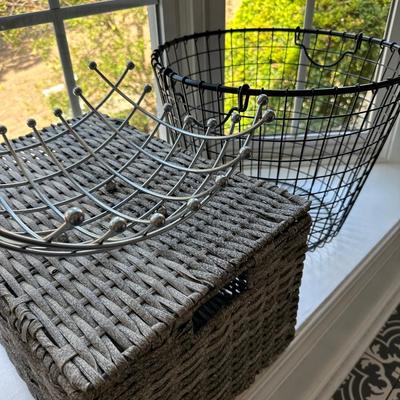BASKET LOT