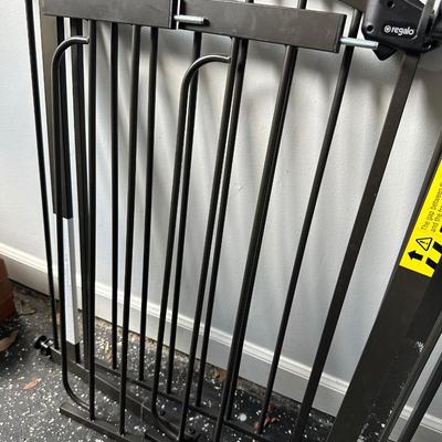 PAIR BABY-PET GATES, ORGANIZER